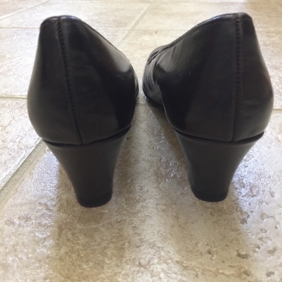 Heels - Picture 3 of 8